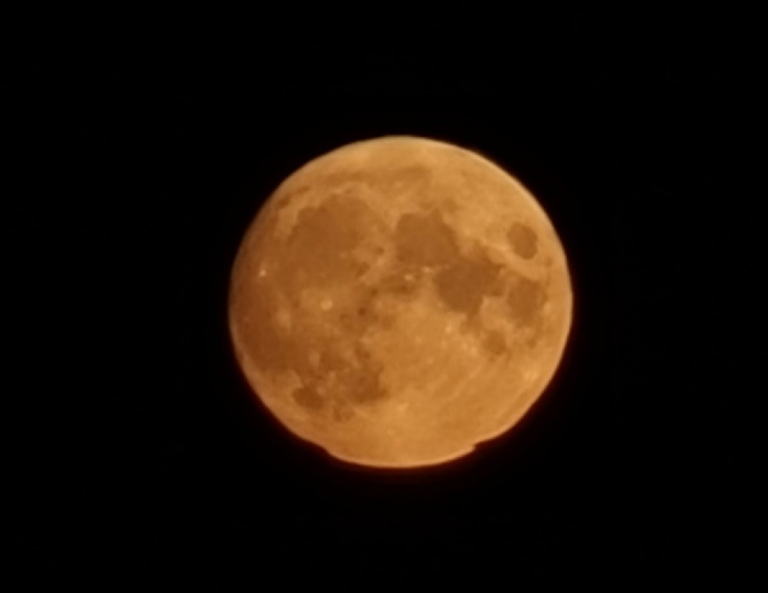 Красное лунное затмение на Алтае