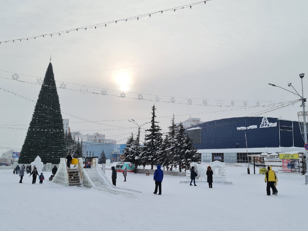 Открытие праздничной ёлки в Барнауле.jpg