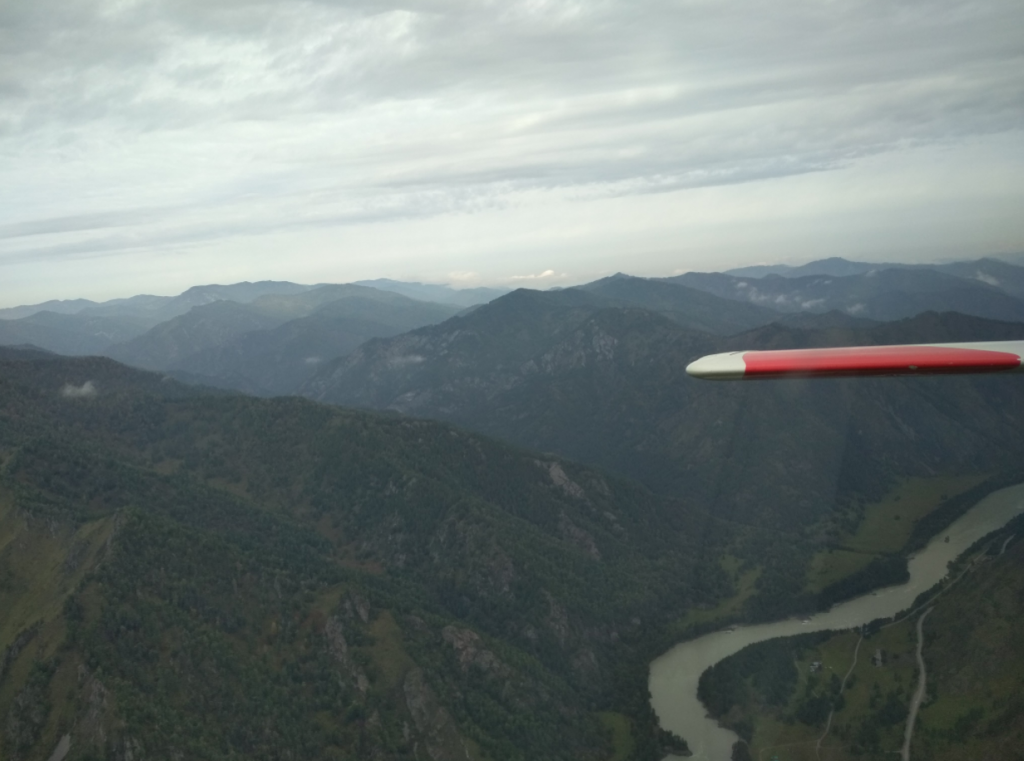 Вид на Катунь с борта самолёта.png
