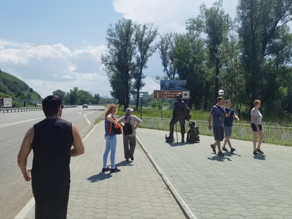 Туристы на Алтае после открытия границ.jpg