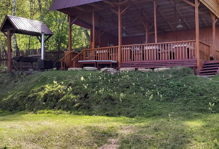 Бюджетная турбаза для отдыха с животными "Биллау" в районе озера Ая